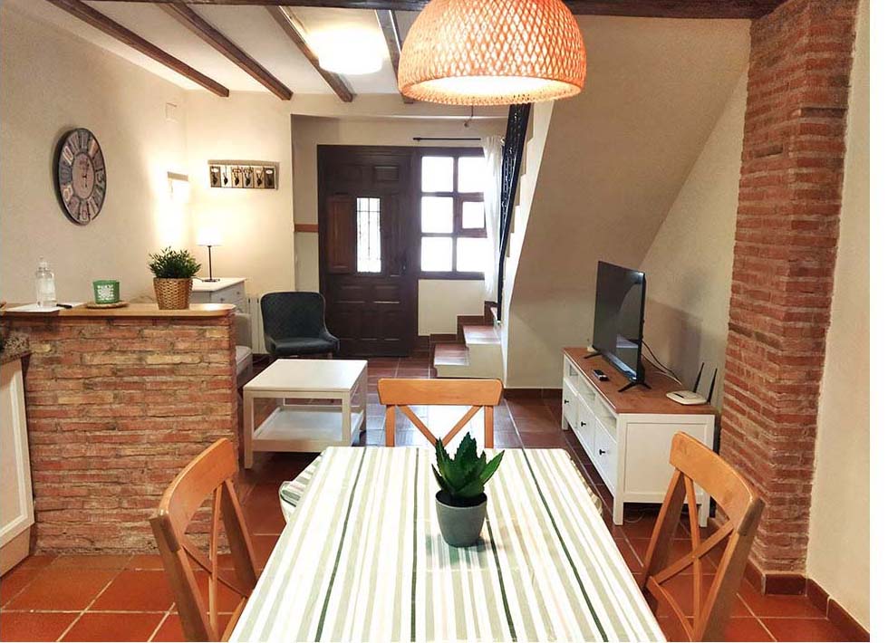 Reservar en Masía de San Juan. Salón casa 5