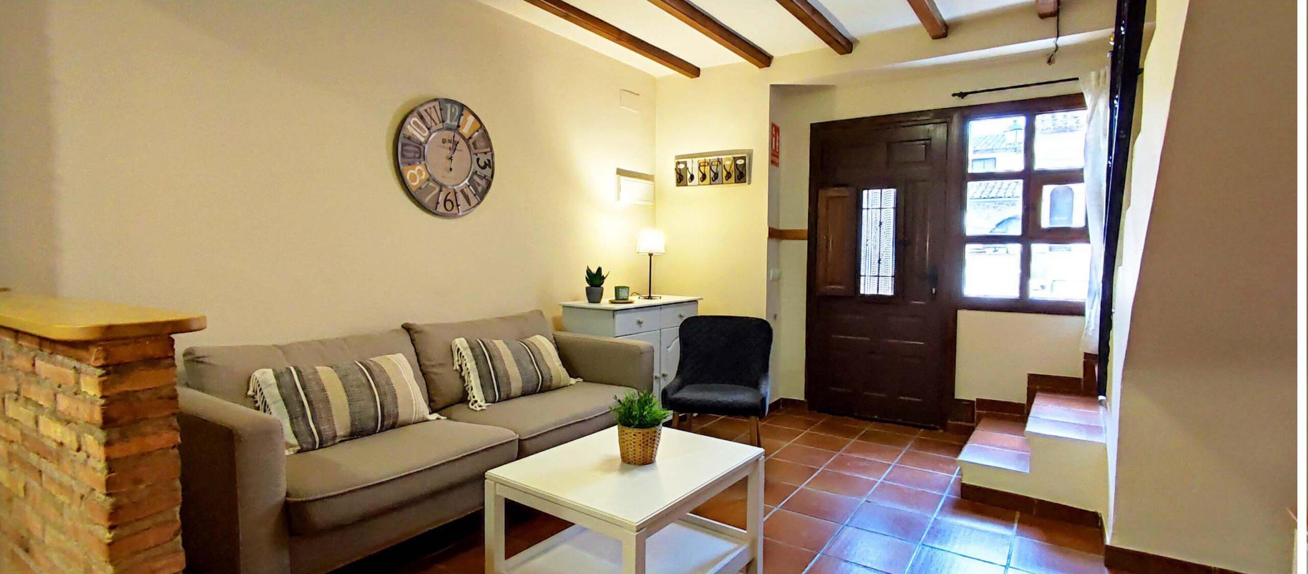 Reservar en Masía de San Juan. Salón casa 5