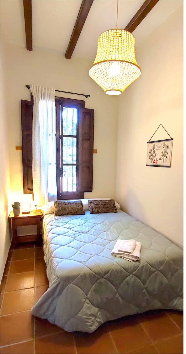 Reservar en Masía de San Juan. Dormitorio 2 casa 5