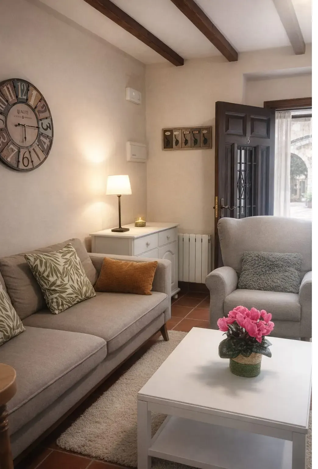 Masía de San Juan, salon casa 5