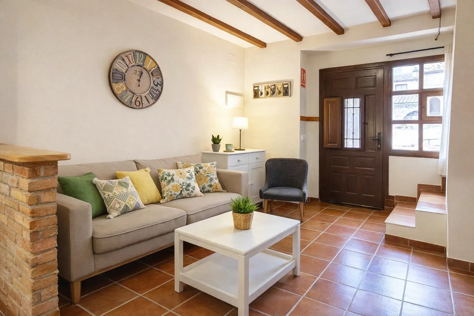 Interior casa rural numero 5 Masia de San Juan con estilo tradicional. Reservar en la Masía de San Juan. Totalmente preparadas con todas las comodidades