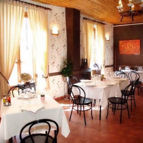 Restaurantes en Segorbe y Altura. Restaurante La Farola en Altura cerca de la Masía de San Juan
